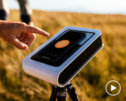 kiipix instant photo printer transforms your iPhone into a polaroid