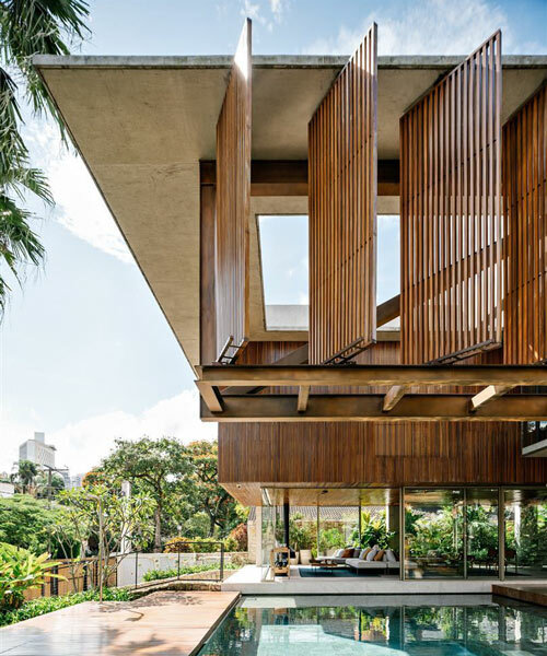 Singapore - January 04, 2018: The Futuristic Building Of Louis