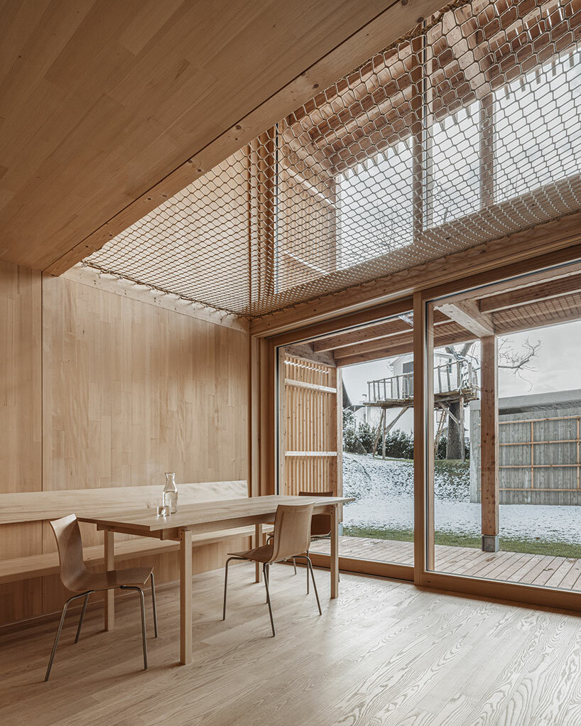 dunkelschwarz haus L