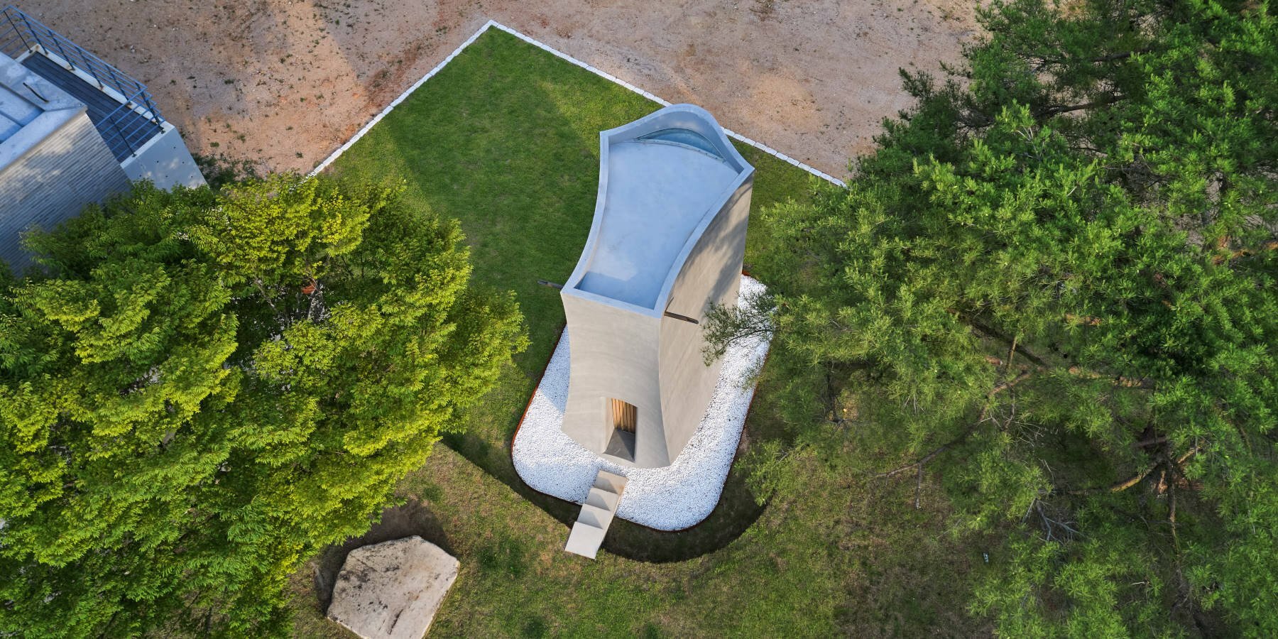 monolithic-stone-dffpm-designboom-1800-3