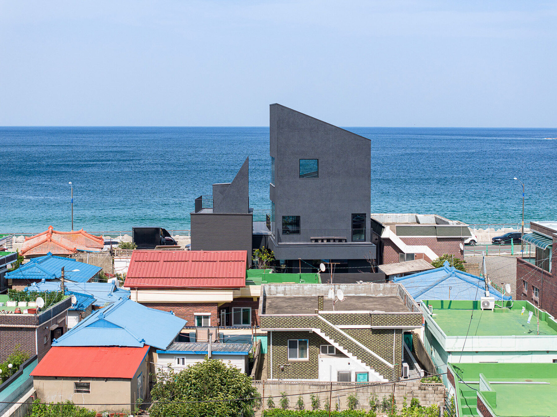 shltr-wgnb-designboom-full-3