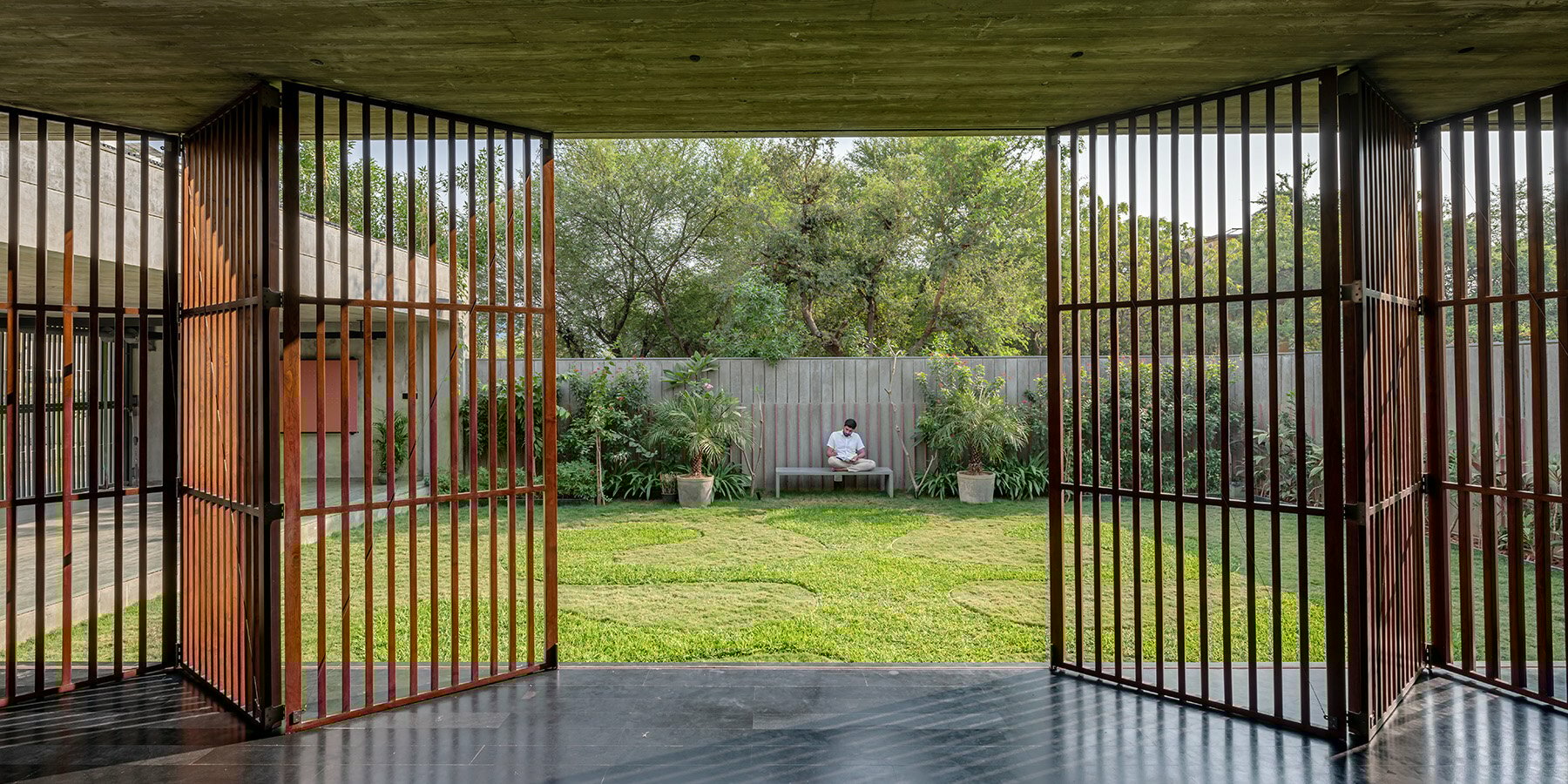 studio-ar13-ar13-workspace-india-designboom-1800-3