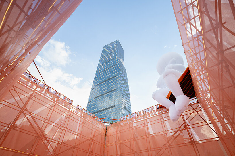 UAO design's translucent wuhan tiandi market opens to the sky in china