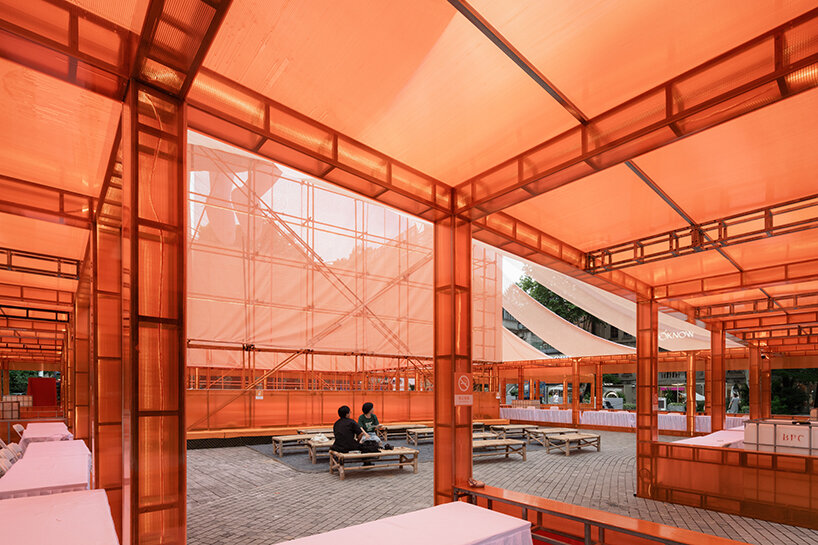 UAO design's translucent wuhan tiandi market opens to the sky in china