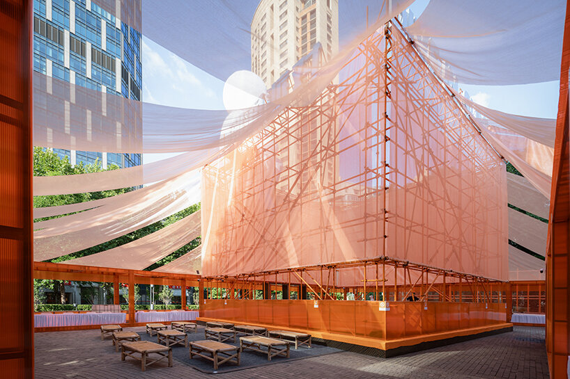 UAO design's translucent wuhan tiandi market opens to the sky in china