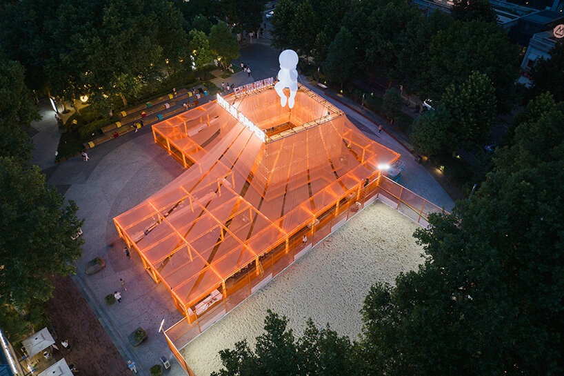 UAO design's translucent wuhan tiandi market opens to the sky in china