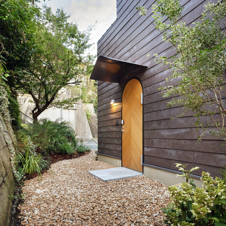 tan-yamanouchi-s-japanese-home-unfolds-around-a-spiral-staircase