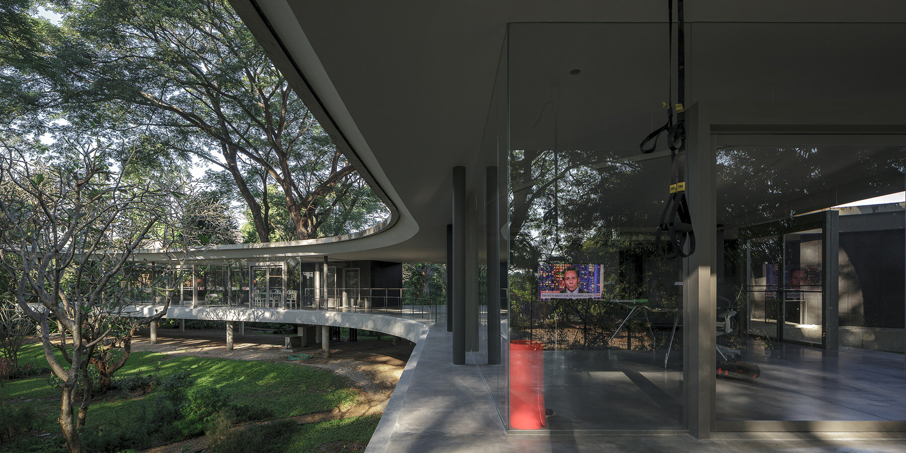allzone-under-the-rain-trees-designboom-full-2