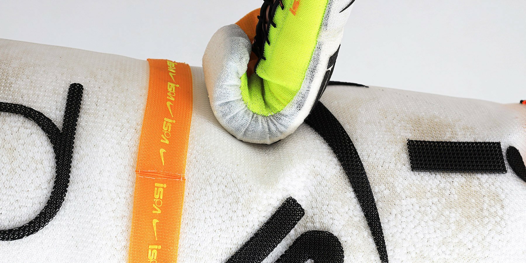 haneul-kim-nike-ispa-shoes-colorful-boxing-objects-designboom-1800-2