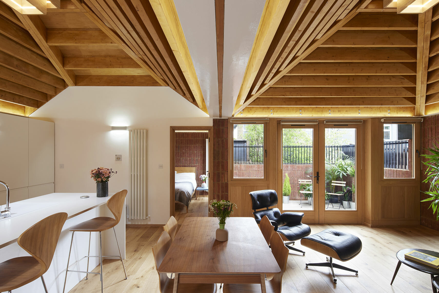haringey-brick-bungalow-london-england-designboom-08a