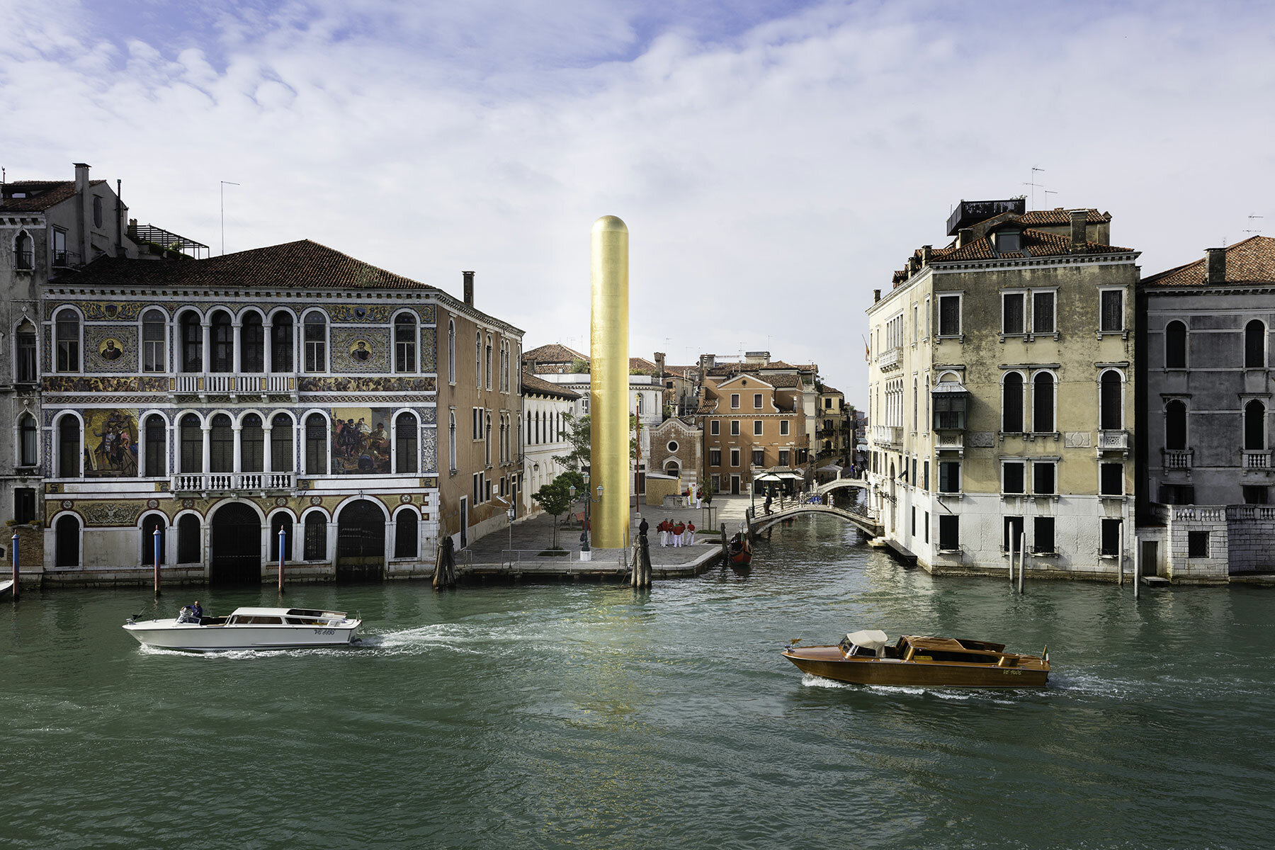 pirelli-hangarbicocca-james-lee-byars-exhibition-designboom-full-01