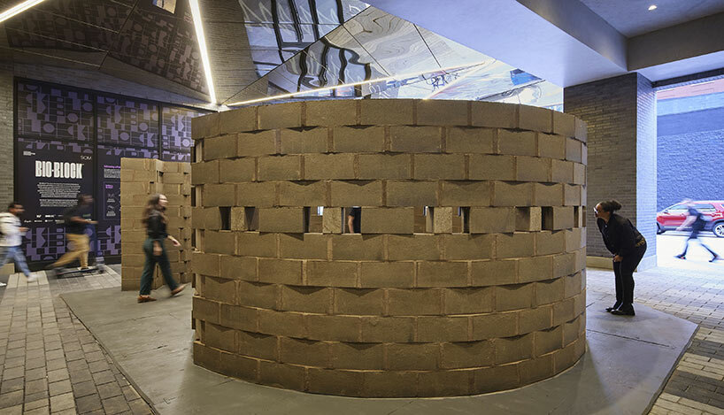 bio-block spiral som