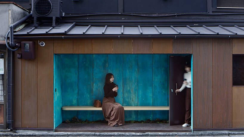 G ARCHITECTS STUDIO brings a vivid patina accent to this cozy café stand in kyoto