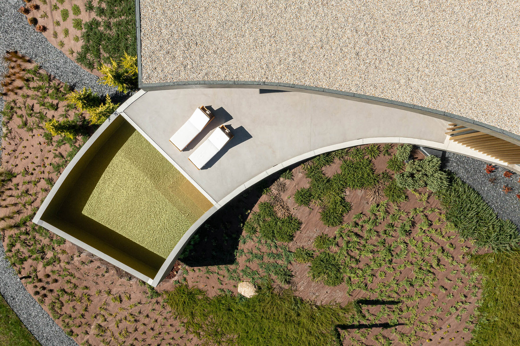 casa-de-bouro-designboom-full-11