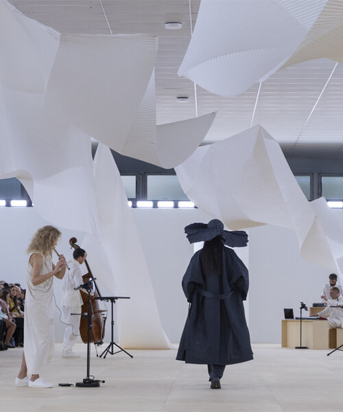 interview: issey miyake SS24 reveals suspended washi paper pulsing to the runway's rhythm