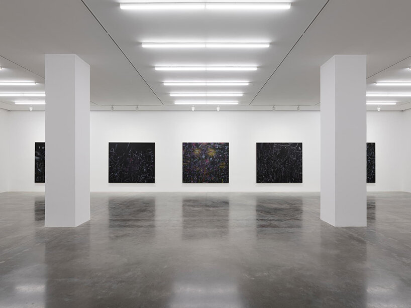 julie mehretu's exhibition at white cube london paints the chaos of our modern world
