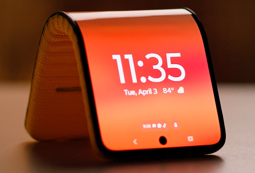FlexEnable OLED Bracelet SmartPhone Concept: Science Fiction in the News