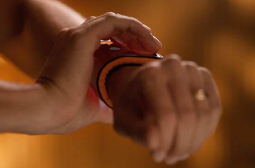 motorola's bendable smartphone turns into a slap bracelet