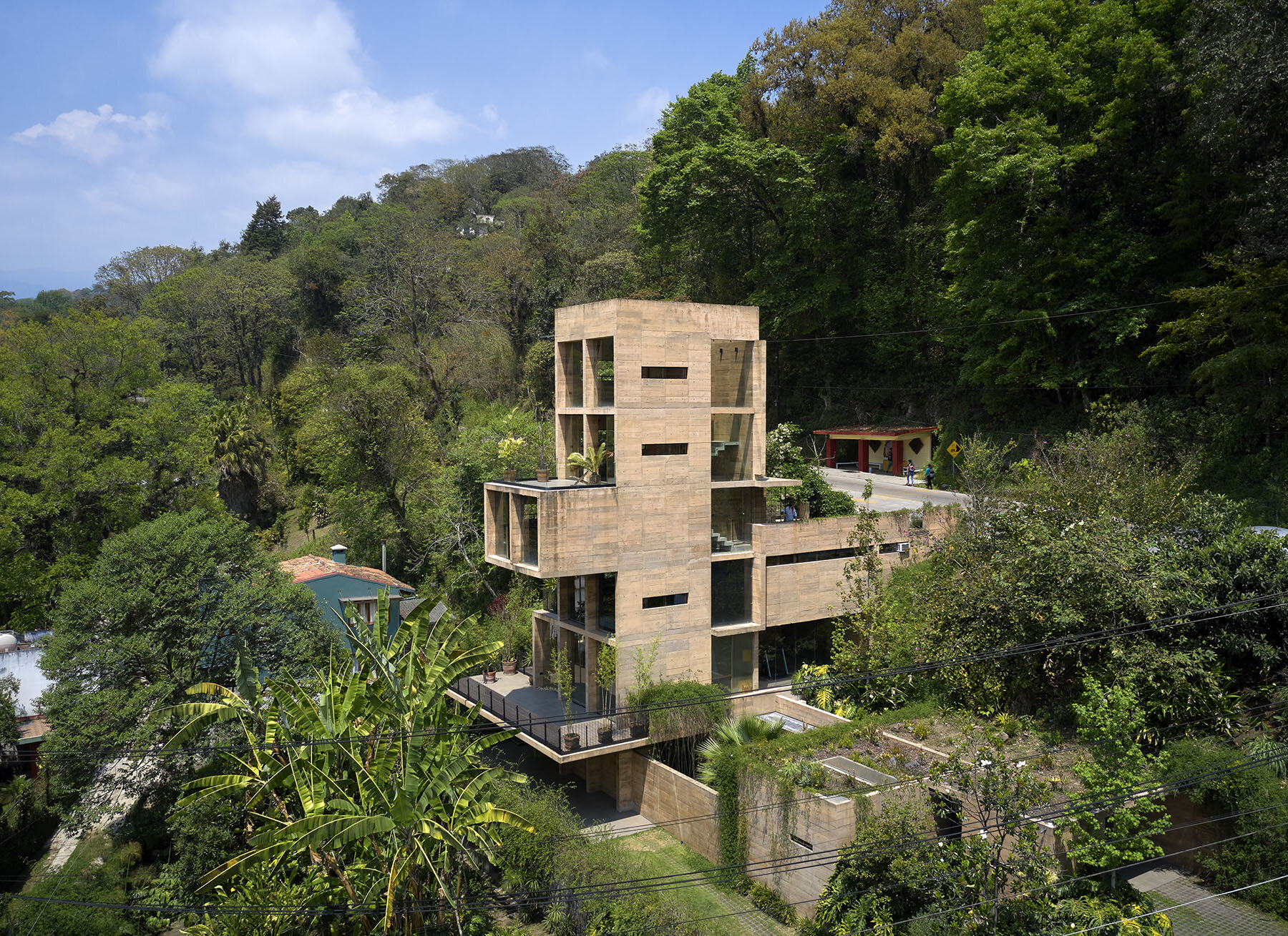 zoncuantla-apartments-designboom-21