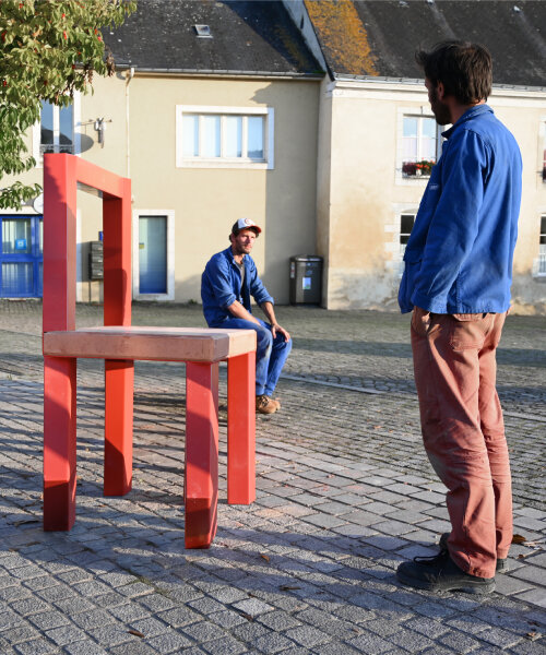 yokyok’s anamorphic bench can make people appear big or small based on where they sit