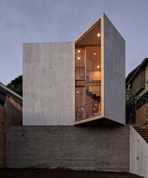 croxatto y opazo arquitectos' casa lagunita is a rotated cube on the coast of chile