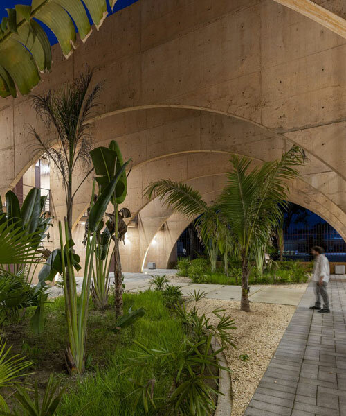 CCA sculpts modern community center with a gardened arcade in mexico