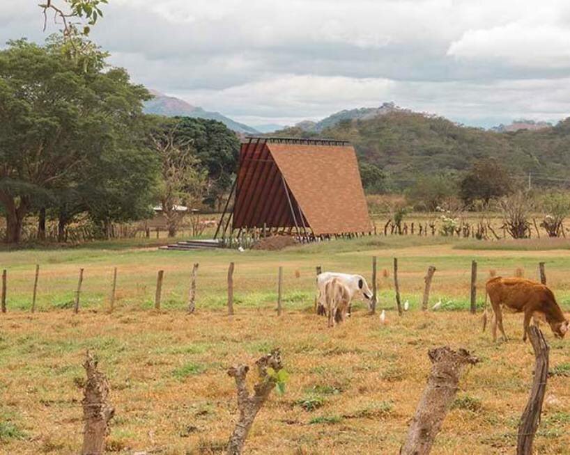 La capilla al aire libre de Apaloosa sumerge a los fieles en una experiencia celestial en el México rural 