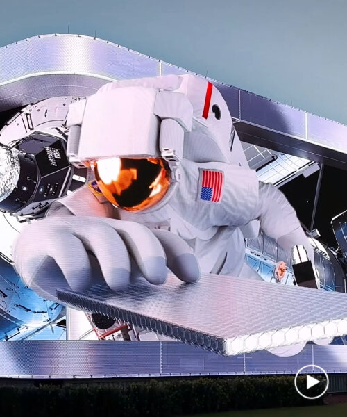 animated 3D billboard narrates NASA's decade-long history at the kennedy space center