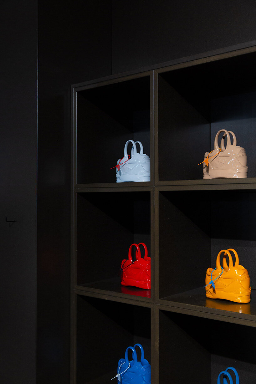 niels nijman brings AI-generated bags and shoes to life at dutch design week
