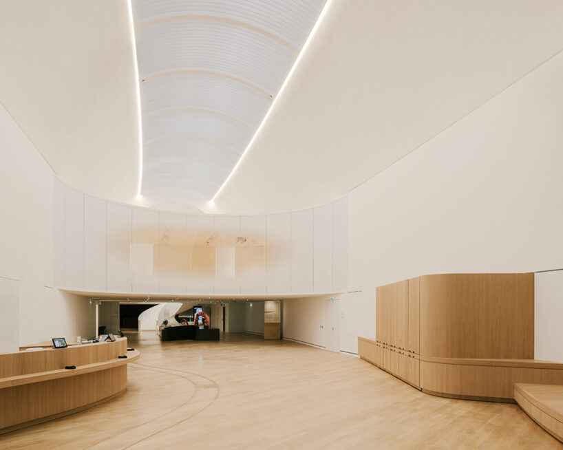 h2o architectes and snøhetta uplift musée national de la marine with scenographic curves