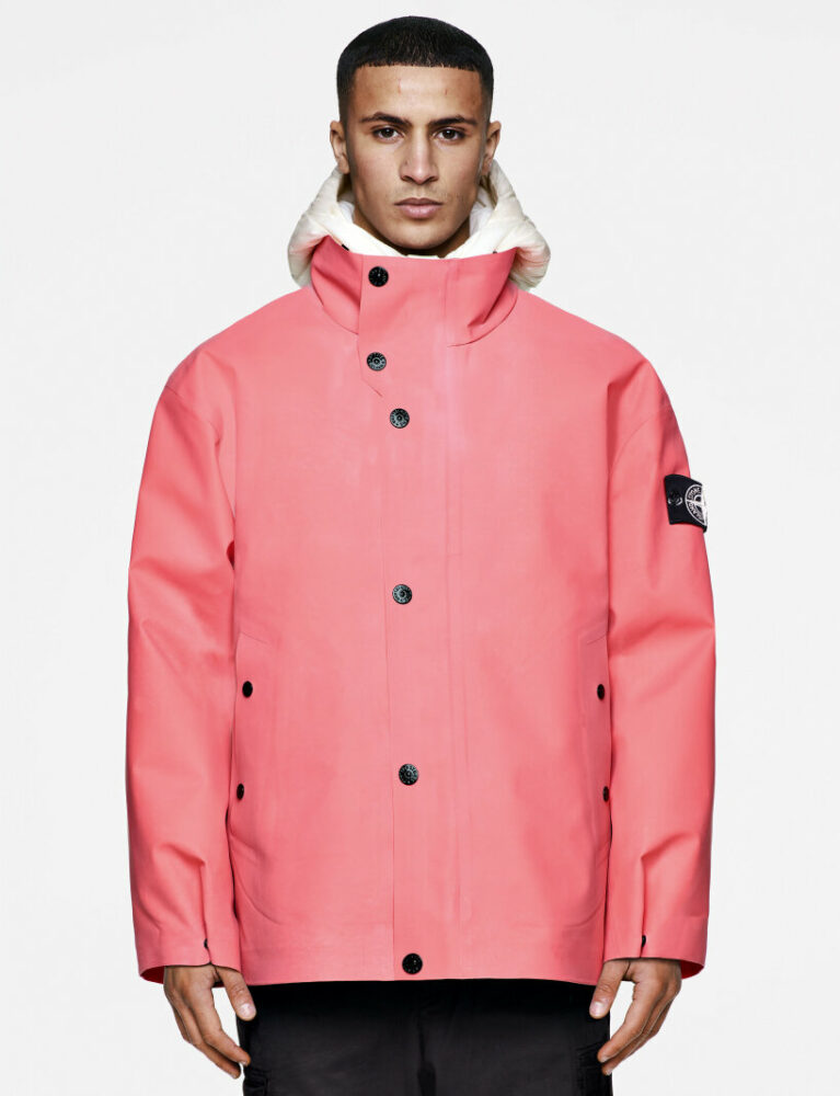 stone island’s thermalreactive ice jacket slowly changes its color