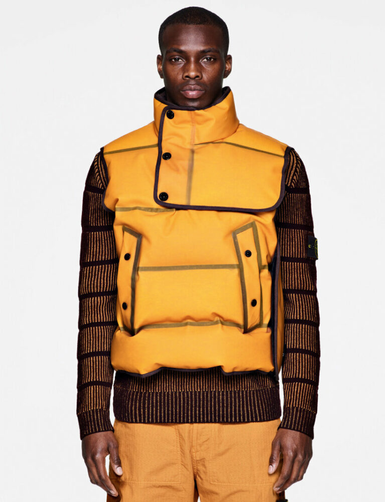 stone island’s thermalreactive ice jacket slowly changes its color