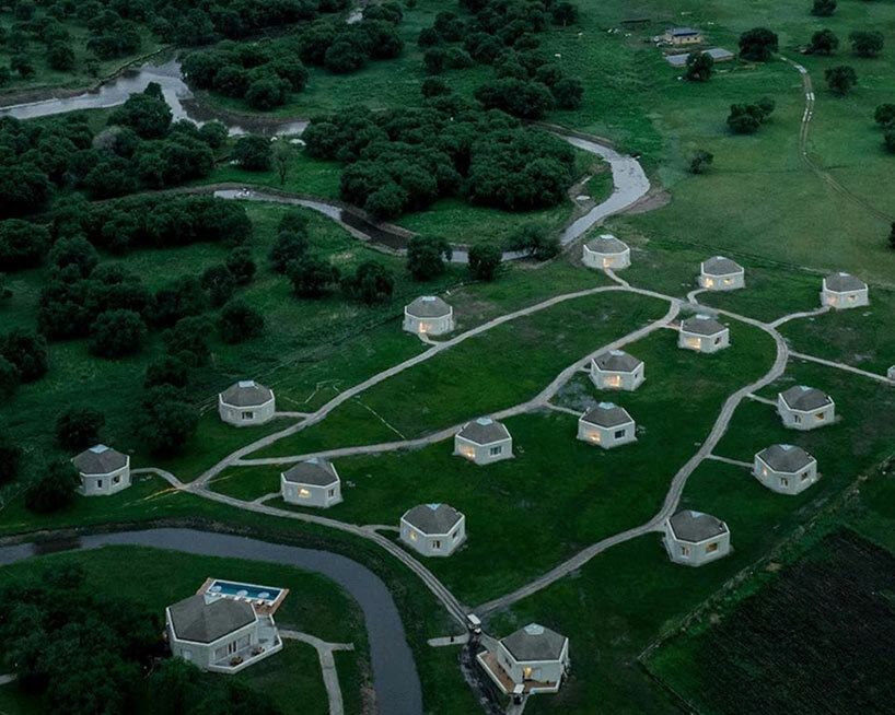 studio qi straybirds suji