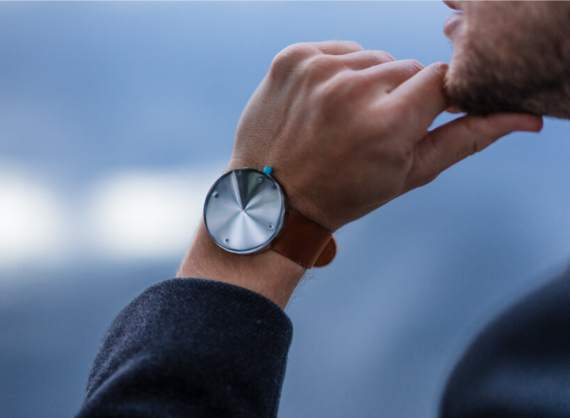 naerwear stund steel watch