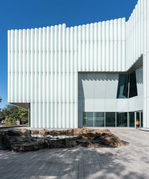 vanceva™ PVB interlayers let sunlight flow through the kinder building galleries' glass façade