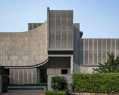 sanjay puri's screening facade infuses zen spaces in india with transparency and indirect light