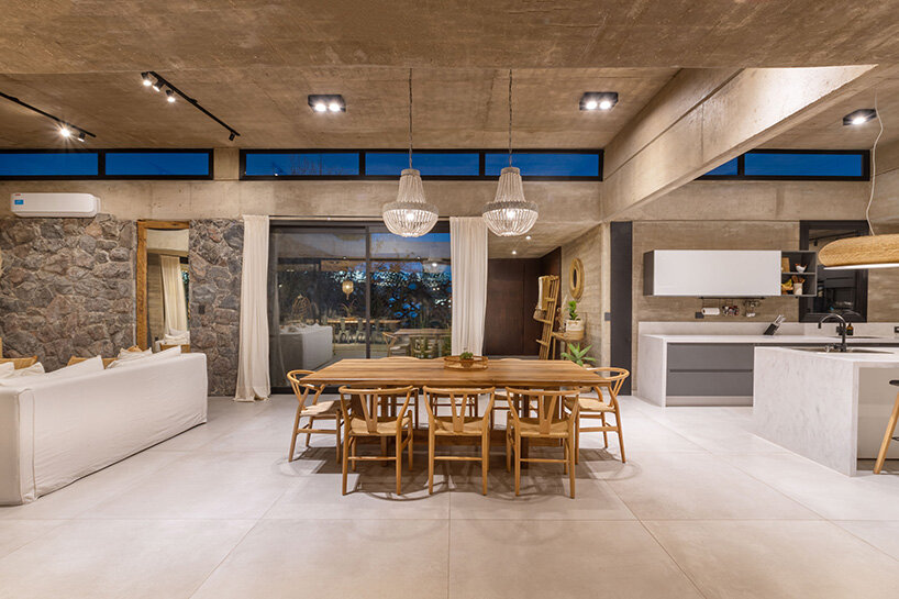 ARP arquitectos crafts 'casa RC' with clean concrete in argentina