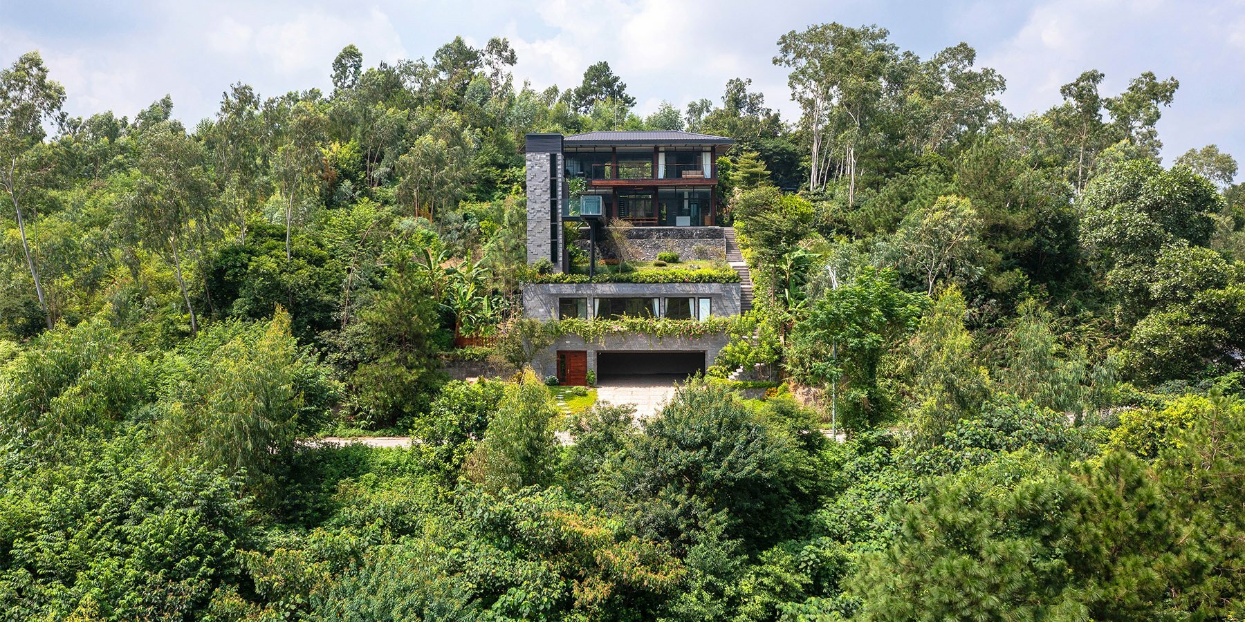ajisai-hill-house-idee-architects-vietnam-designboom-1800-3