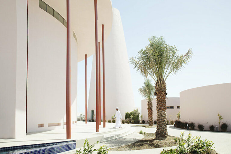 studio altqadum sculpts ephemeral 'masjid bab al salam' in oman