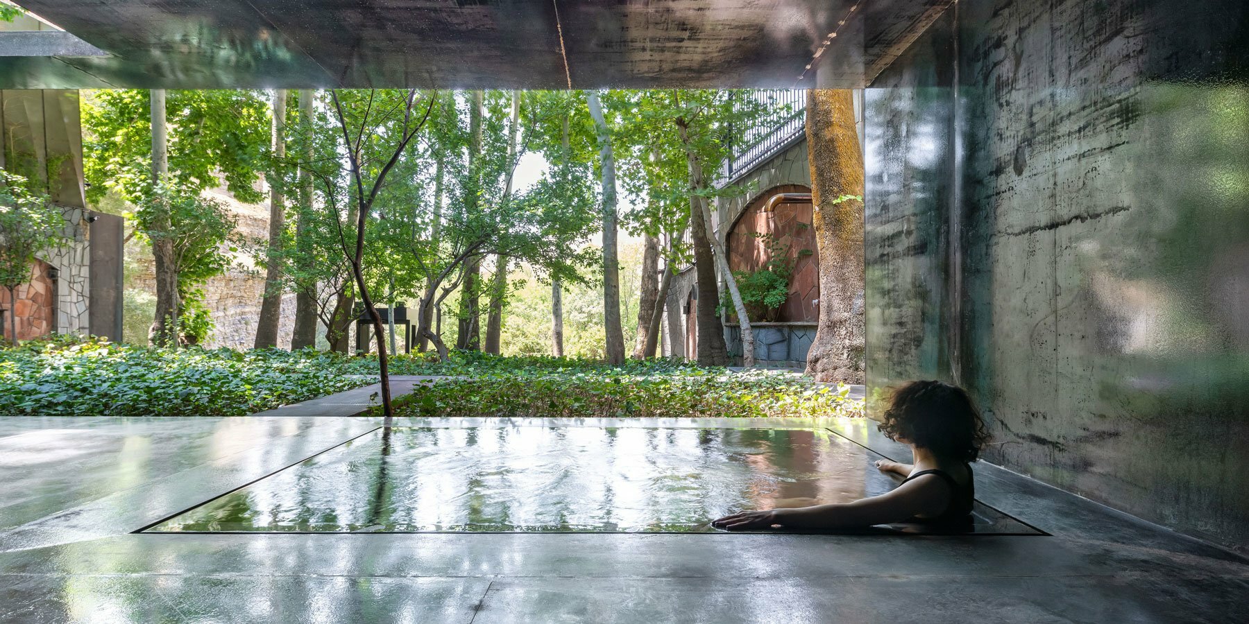otagh-e-shekar-iran-pragmatica-architectural-design-studio-designboom-1800-2