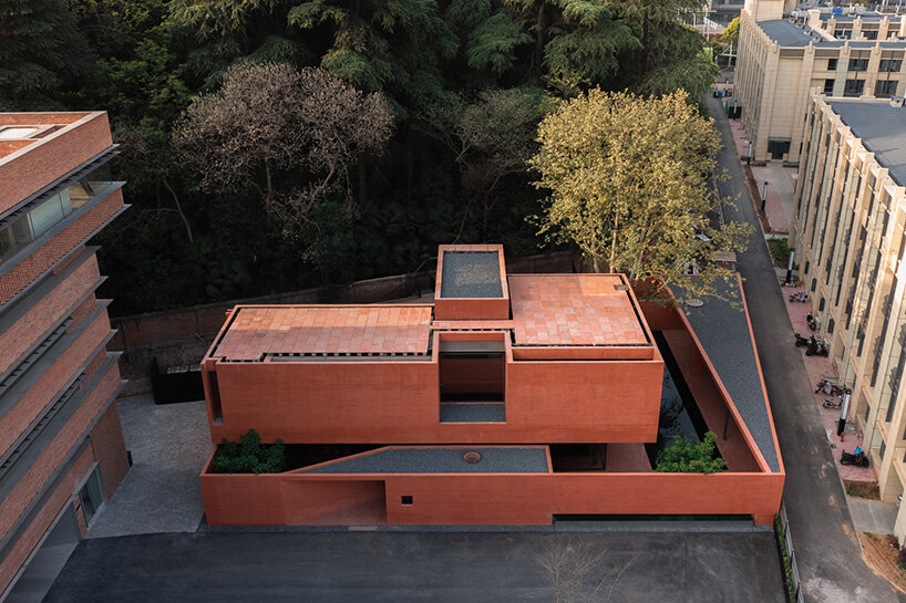 mix architecture red box