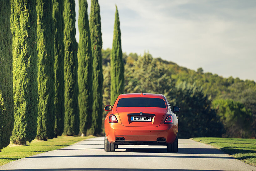 rolls-royce ghost black badge: art, wine and engineering elegance at château la coste