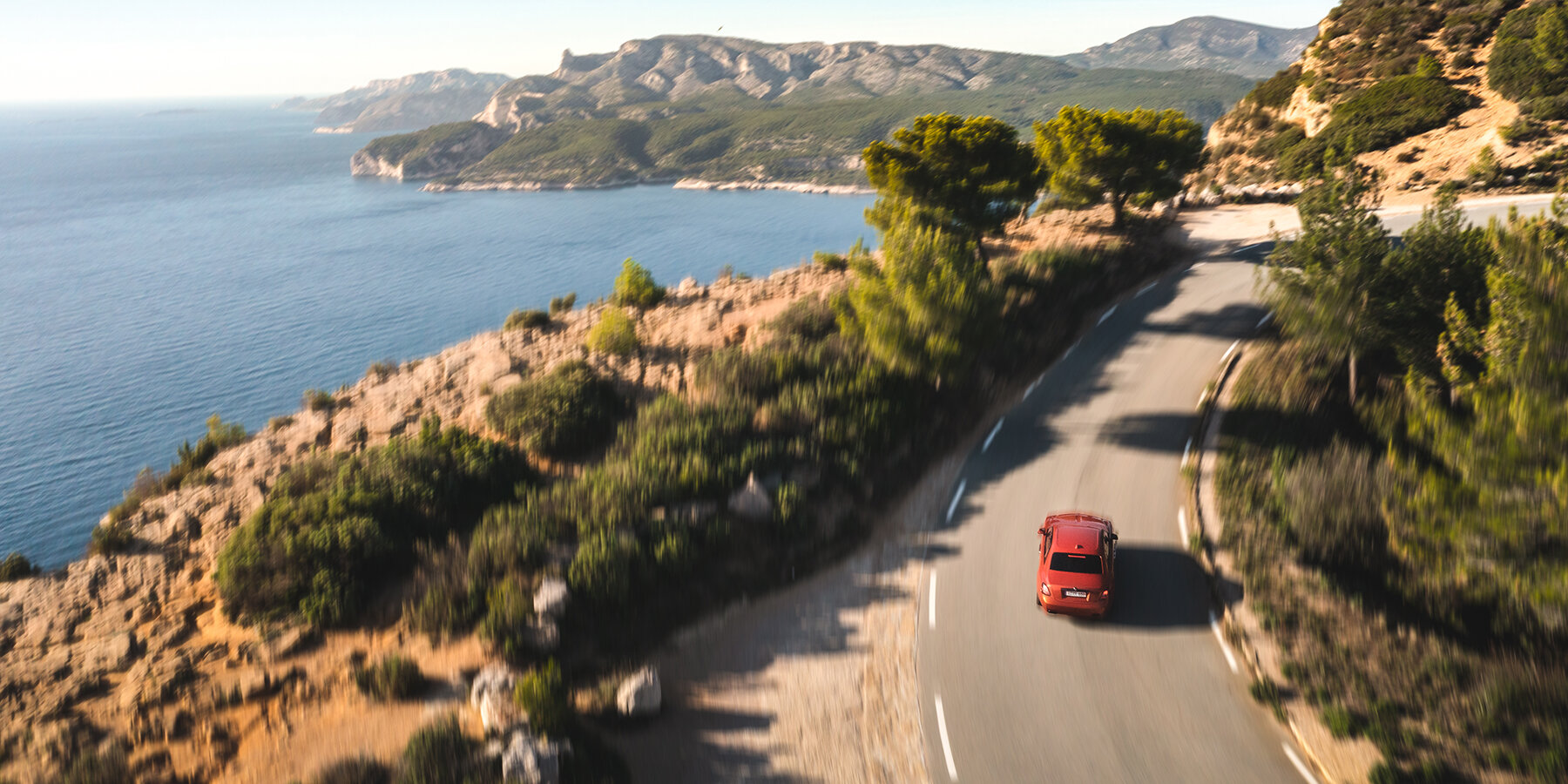 rolls-royce-ghost-black-badge-chateau-la-coste-drive-designboom09