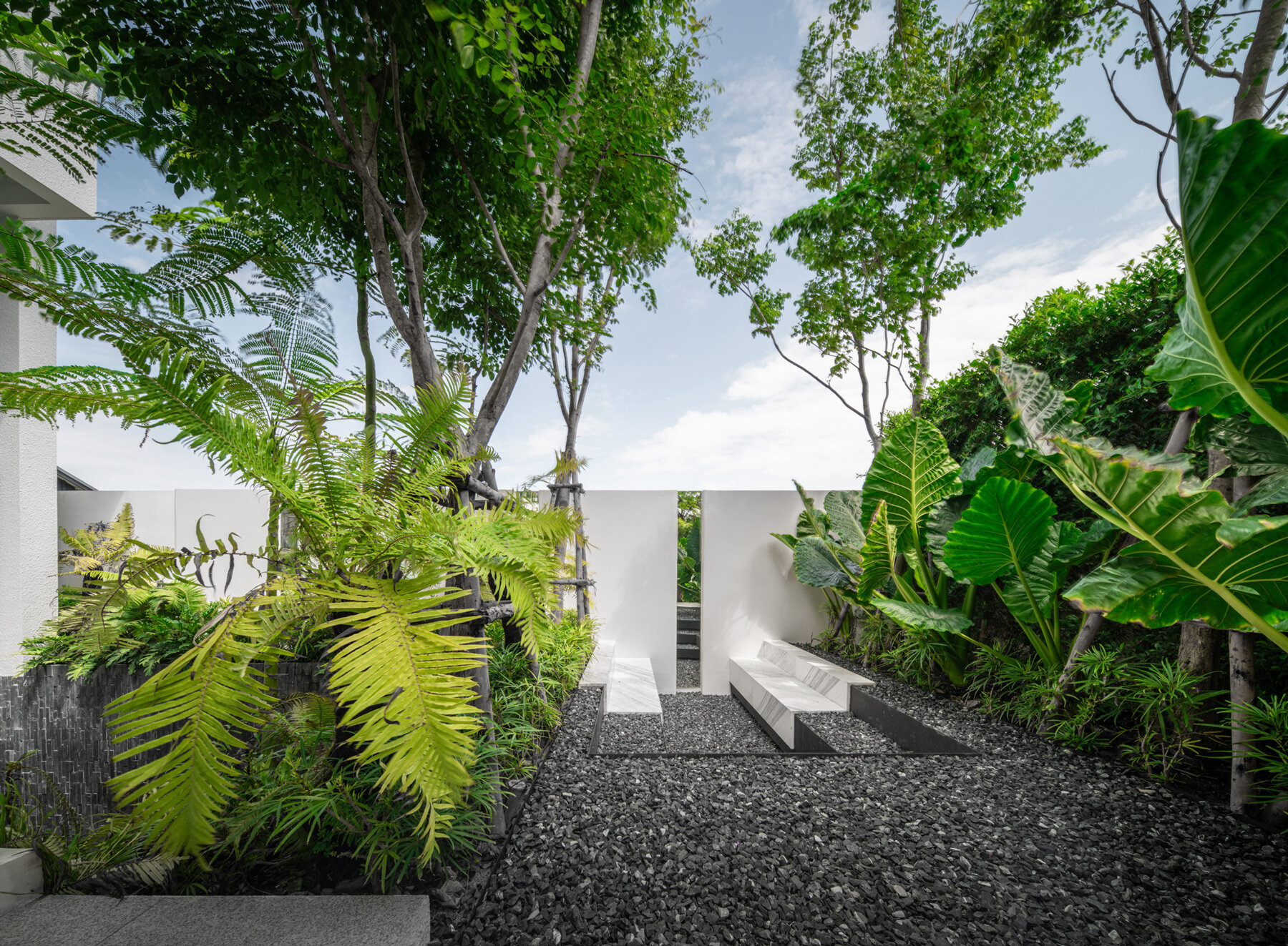 IDIN architects infuses pops of nature within urban living in bangkok
