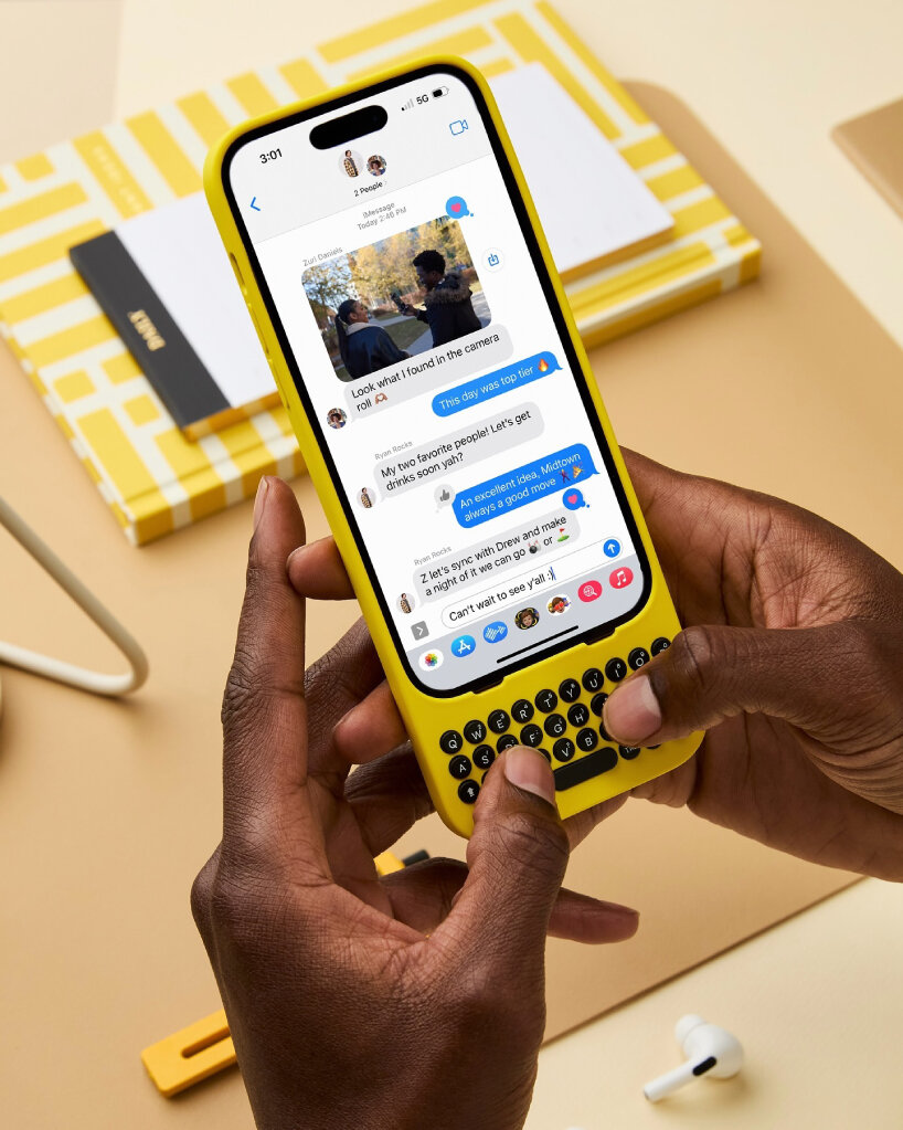 Clicks Technology Unveils BlackBerry Inspired IPhone Keyboard At CES