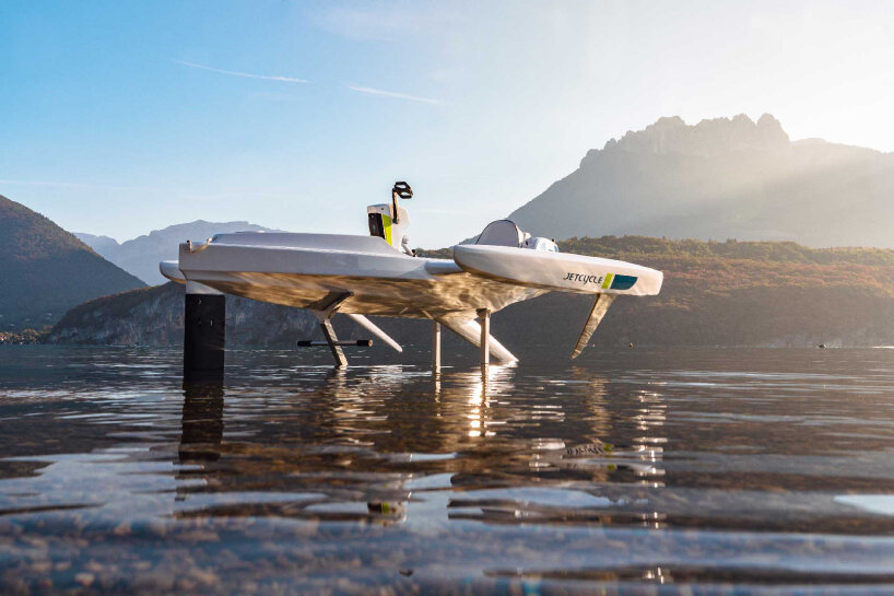 JetCycle's E-JetCycle: Electric Paddle Boat With Hydrofoils - Designboyo