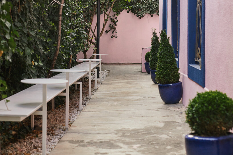 dalshe weaves floral motifs and natural stones into vibrant café in armenia