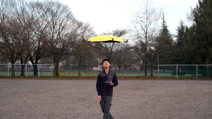 طائرة بدون طيار مظلة