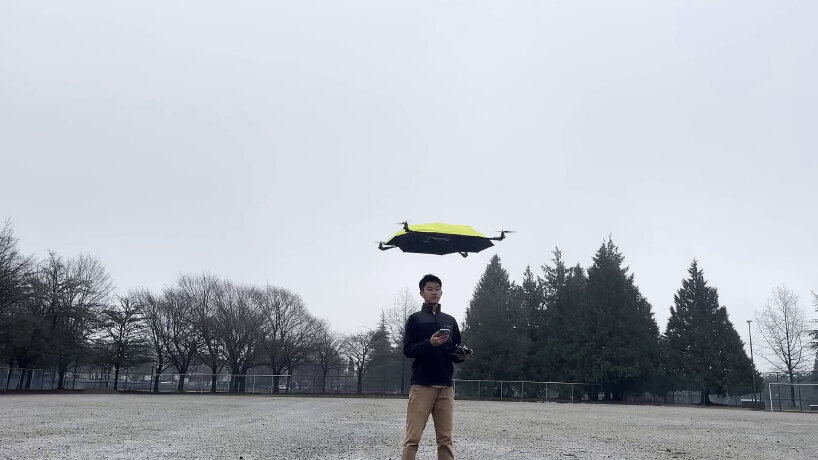 طائرة بدون طيار مظلة