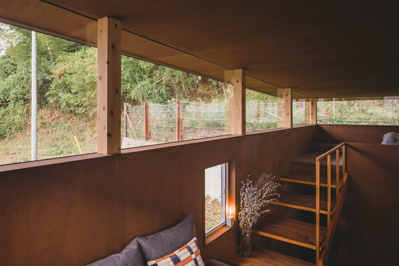 a 'forest' of pillars brings playful depth to this japanese dwelling by IGArchitects